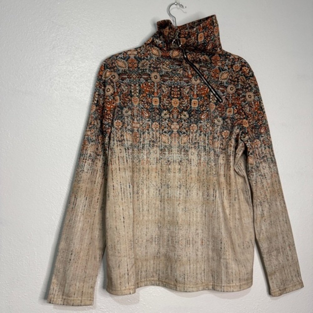 JustFashionNow Patterned Pullover w/Asymetrical zippered neck. Sz M. NWT.